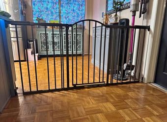 Extra Wide Pet Gate / Safety Gate - Fits Openings 44” - 72”