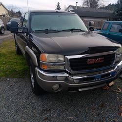 NICE 03 GMC HALF TON 4X4 TRUCK FOR SALE
