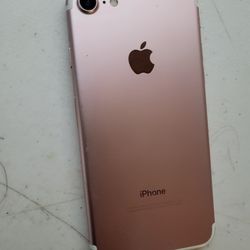 Apple iPhone 7 128 GB UNLOCKED.COLOR GOLD https://offerup.co/faYXKzQFnY?$deeplink_path=/redirect/ VERY WELL. PERFECT CONDITION.