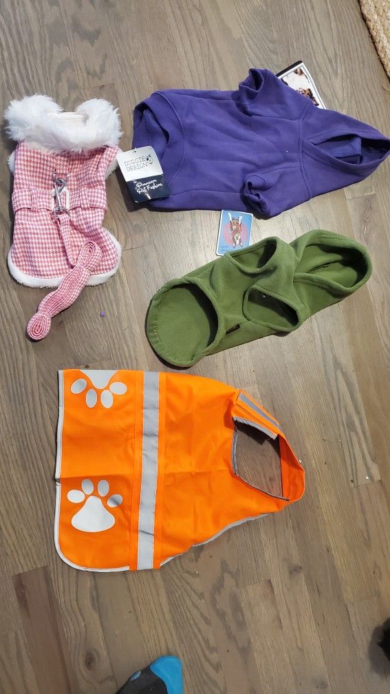 clothes for dogs size s