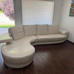🛋️ Copenhagen Genuine Leather Sectional Sofa – Modern, Cream Color – Excellent Condition