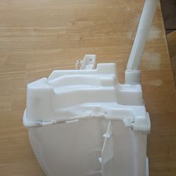 Nissan Juke Water Reservoir Windshield Washer Tank Used