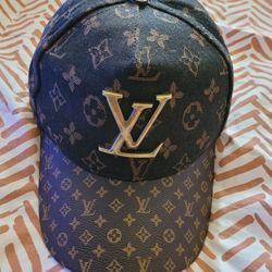 LOUIS VUITTON HAT Cap...