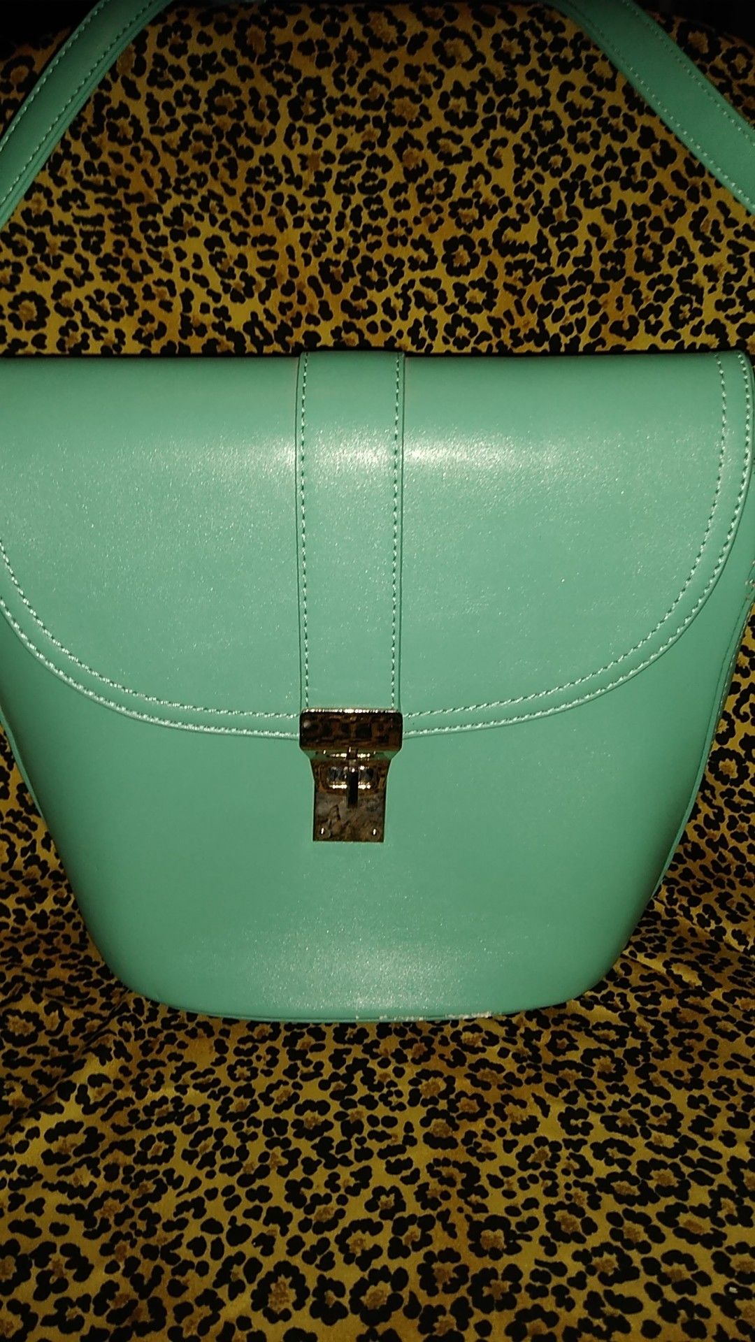 MEDIUM SIZE HANDBAG