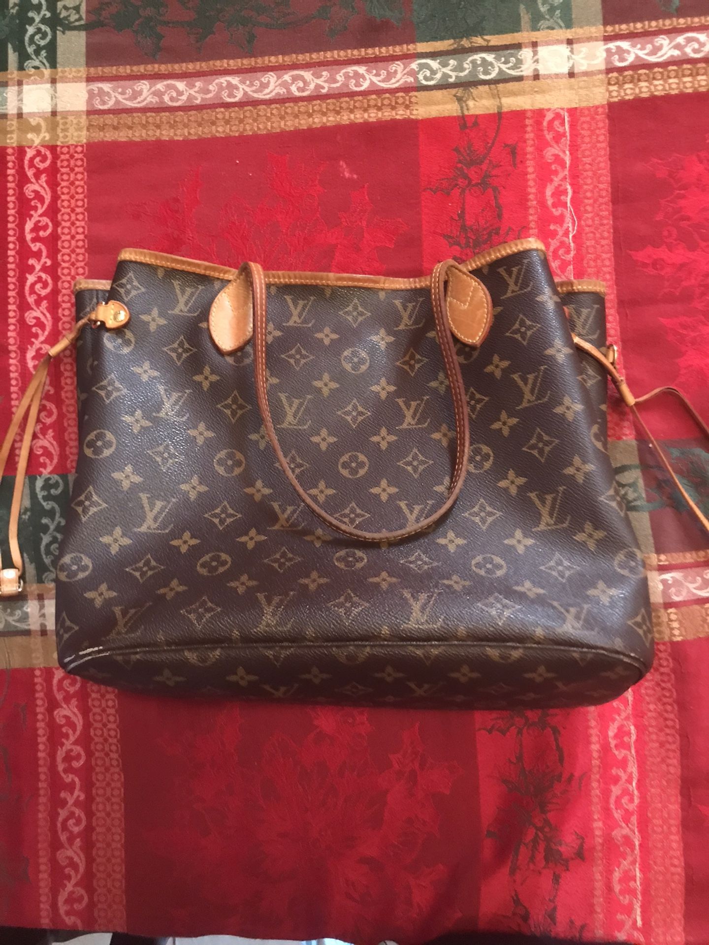 Louis Vuitton never full purse