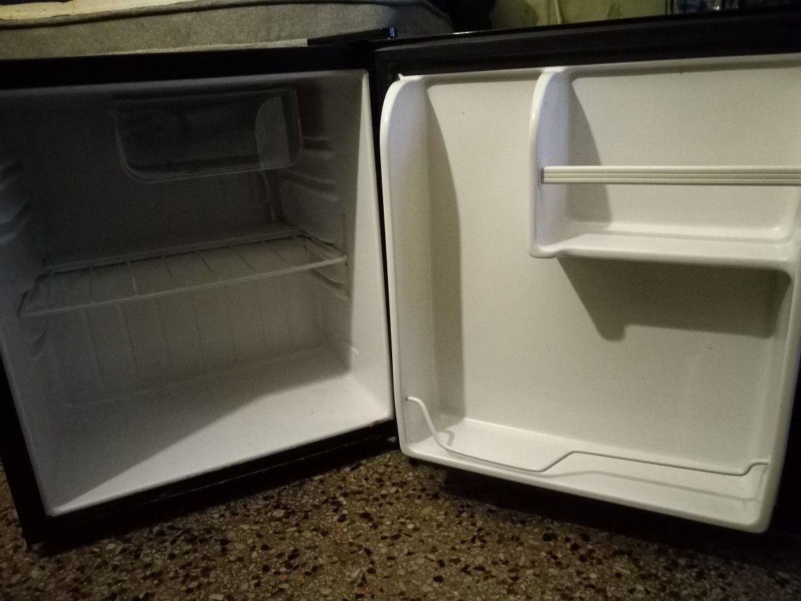 Frigidaire Mini Fridge