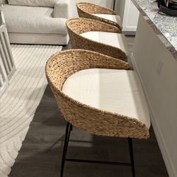 BAR CHAIRS FOR INDOORS OR OUTDOORS