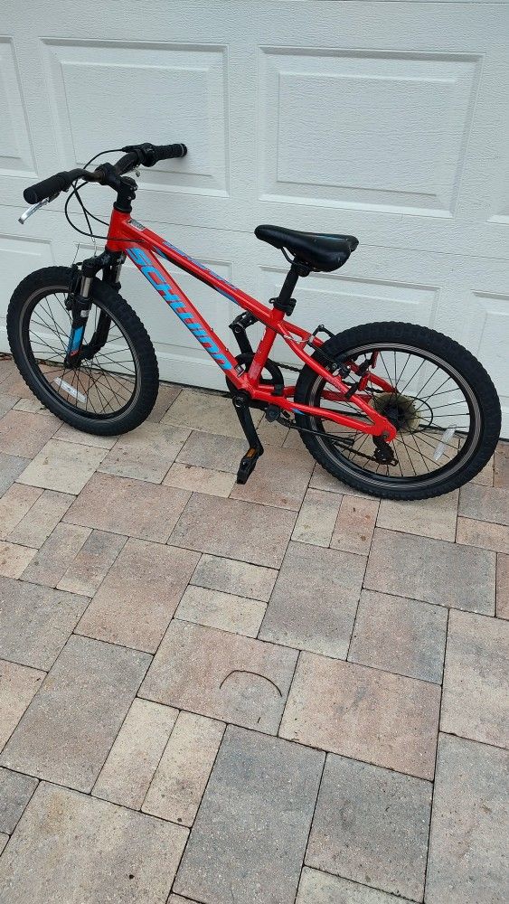 Schwinn Kids Boys Mountain Bike Bicycle 