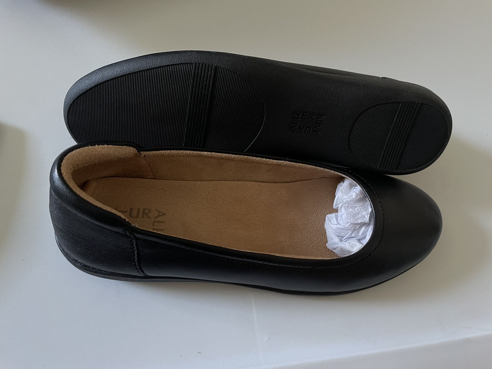 Naturalizer Women’s Black Leather Ballet Flats Size 9.5M