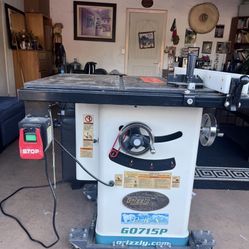 Grizzly G0715P Polar Bear Series 10" Hybrid Table Saw. 