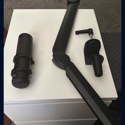 Hyperx  Quadcast And Elgato Mic Arm