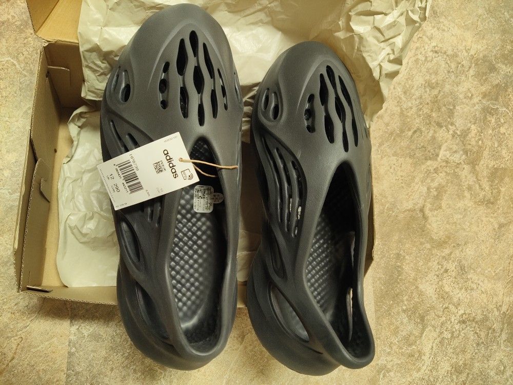 Adidas Yeezy Foam Runner Size 12 New