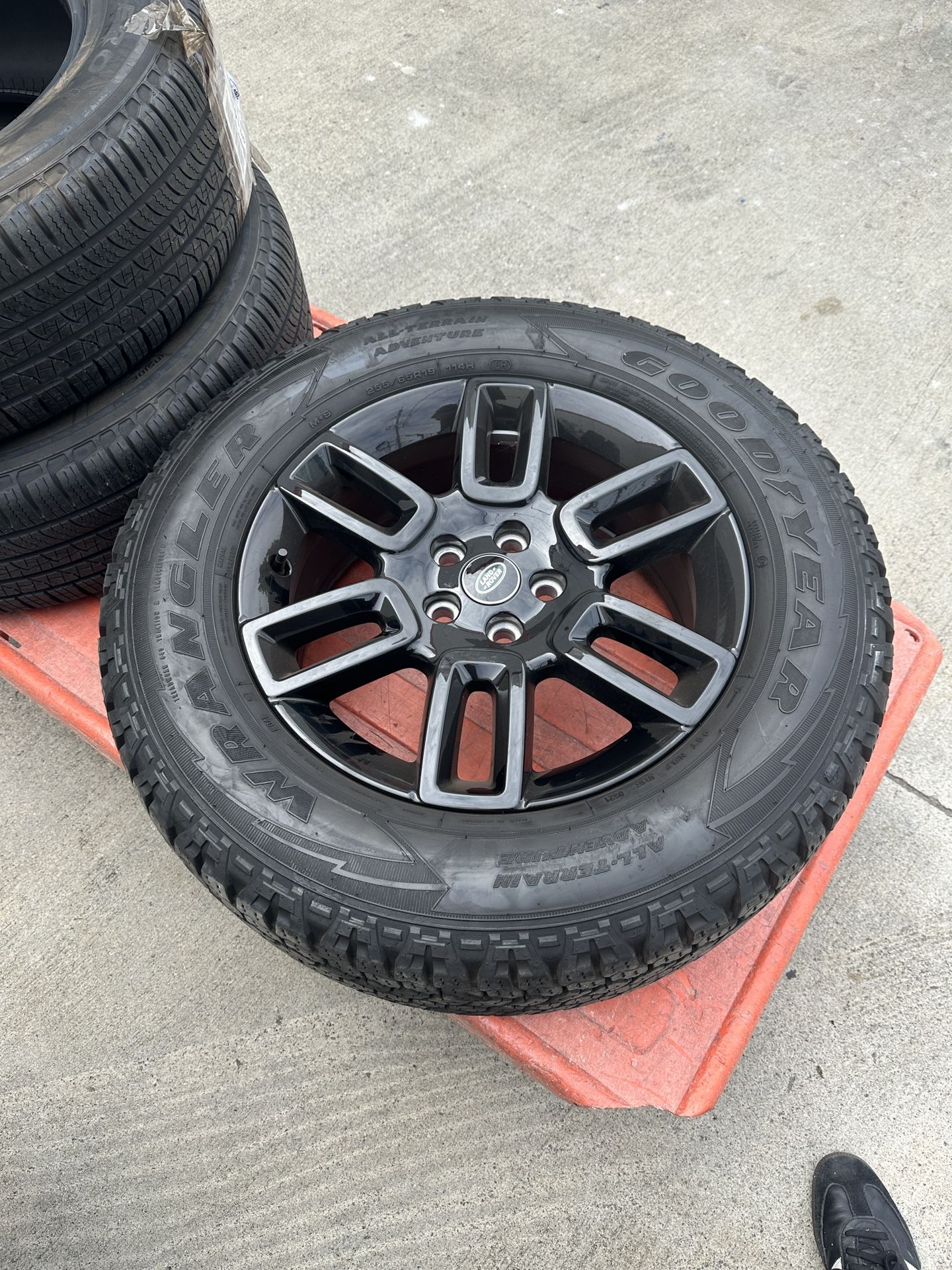 Land Rover Defender 19” Wheels Oem (x5)
