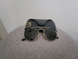 Polarized Ray-Ban Round Double Bridge (model RB3647N).