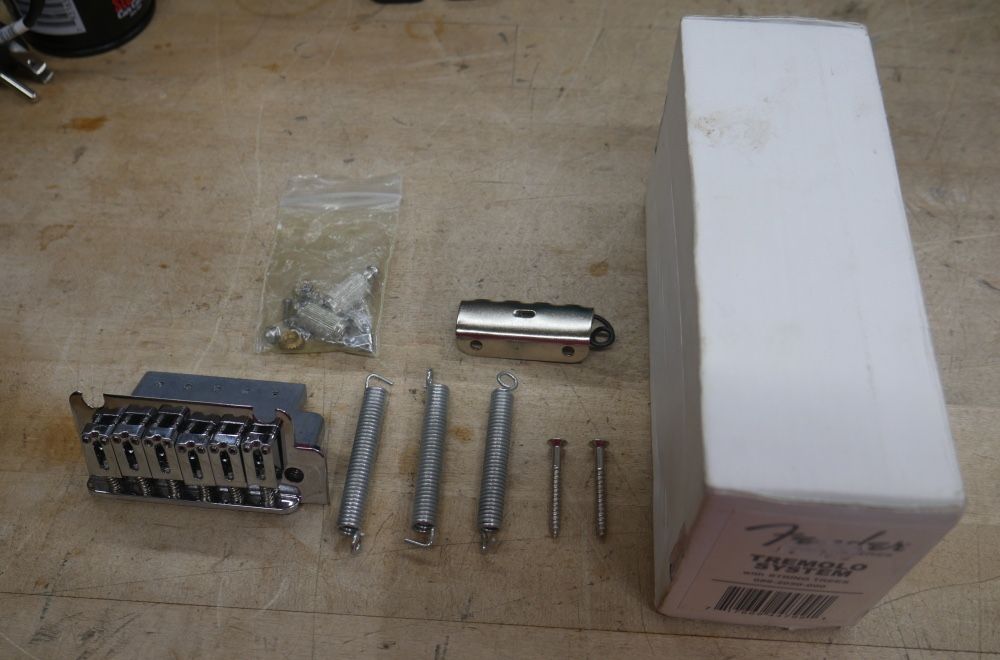 Genuine Fender American Standard Strat Tremolo Bridge Chrome - 099-2050-000 READ. USED. TESTED. IN A GOOD WORKING ORDER. MISSING BAR 