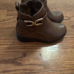 Girls Brown boots 