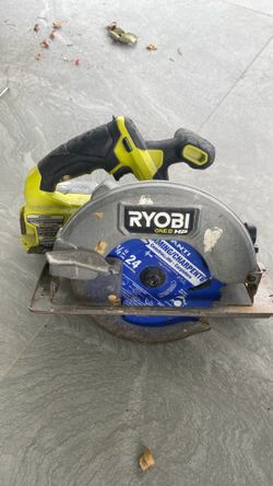 RYOBI one + Sierra para trabajo