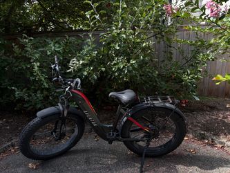 Aventon Adventure eBike 250mi w/ Schwinn pet carrier