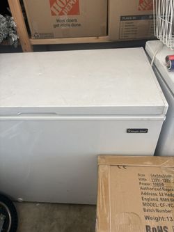 Magic Chef Chest Freezer – Works Grea