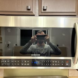 Samsung Over Range Microwave 30” Like New 