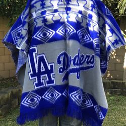 LA DODGERS ALPACA PONCHO