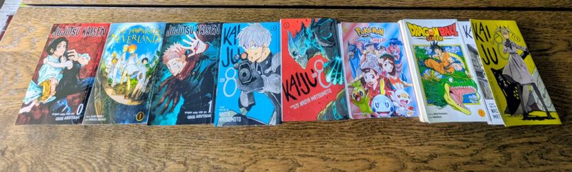 Manga books (set of 8)