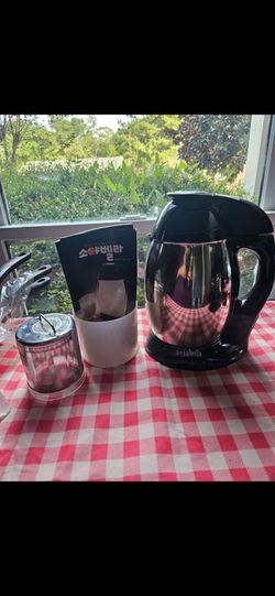 Tofu and soy milk maker