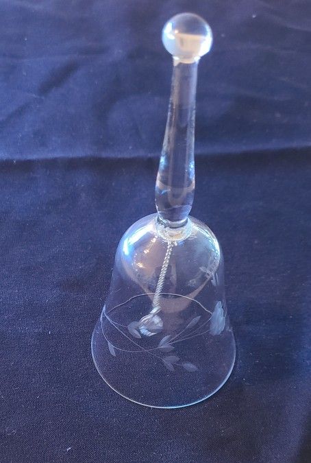 1960 Princess House Heritage Hand-blown Bell Crystal Design
