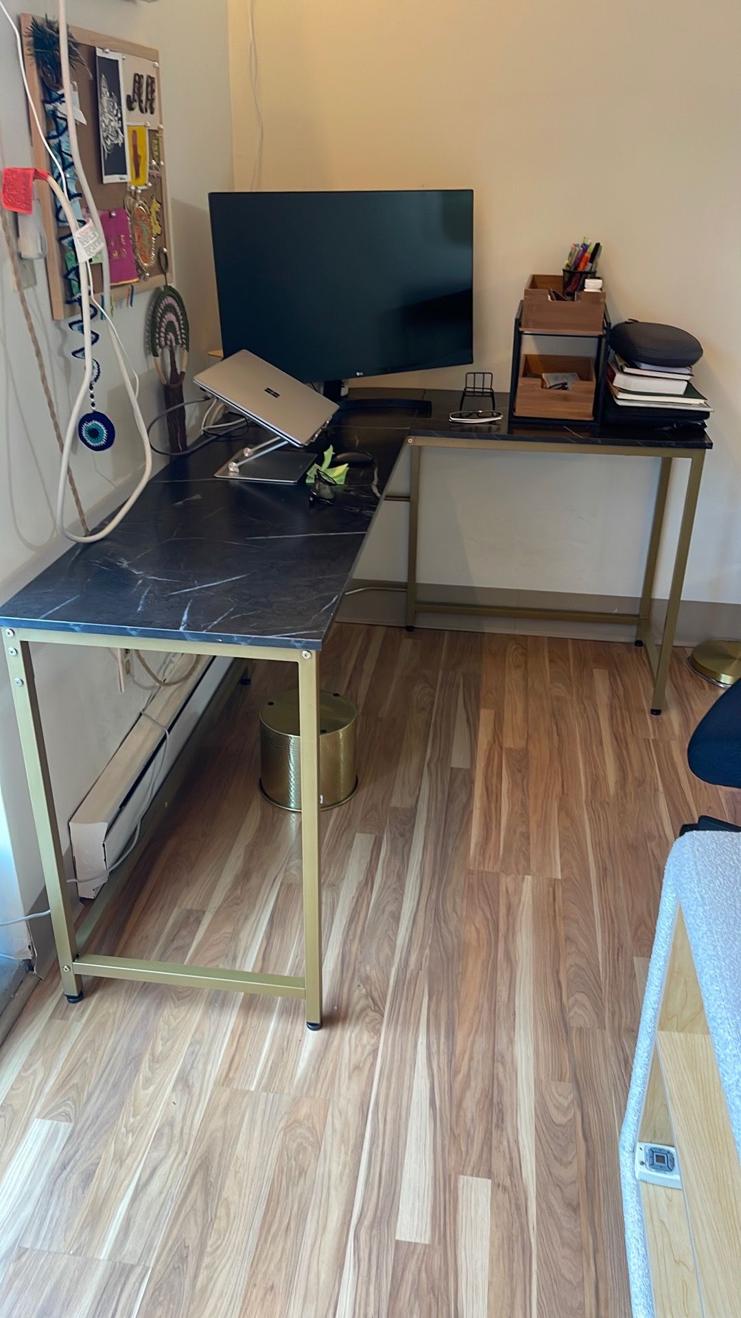 L shape table
