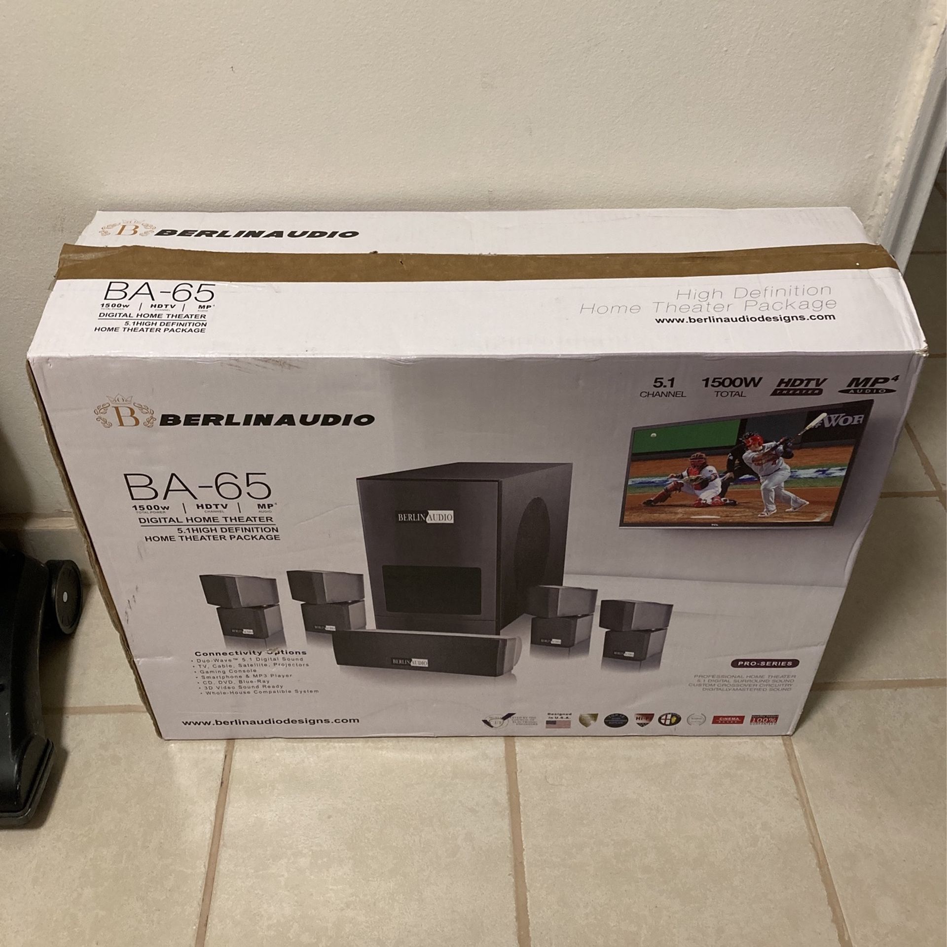 Berlin home theater and Yamaha amplifier