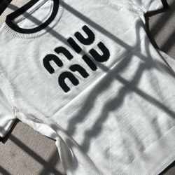 Miu Top Size Medium Stretchy 