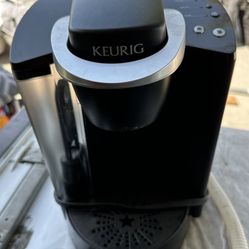 Baby Lounge $25 A Full Box Keurig $15 (2) Vacuum