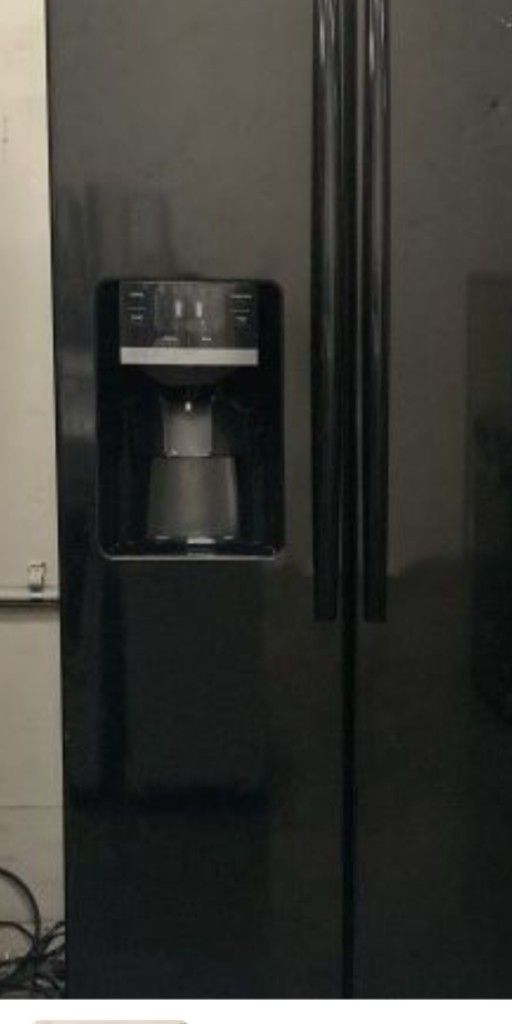  Refrigerator (Samsung)- Black Side-by-Side, Ice Maker  Excellent Condition!! 