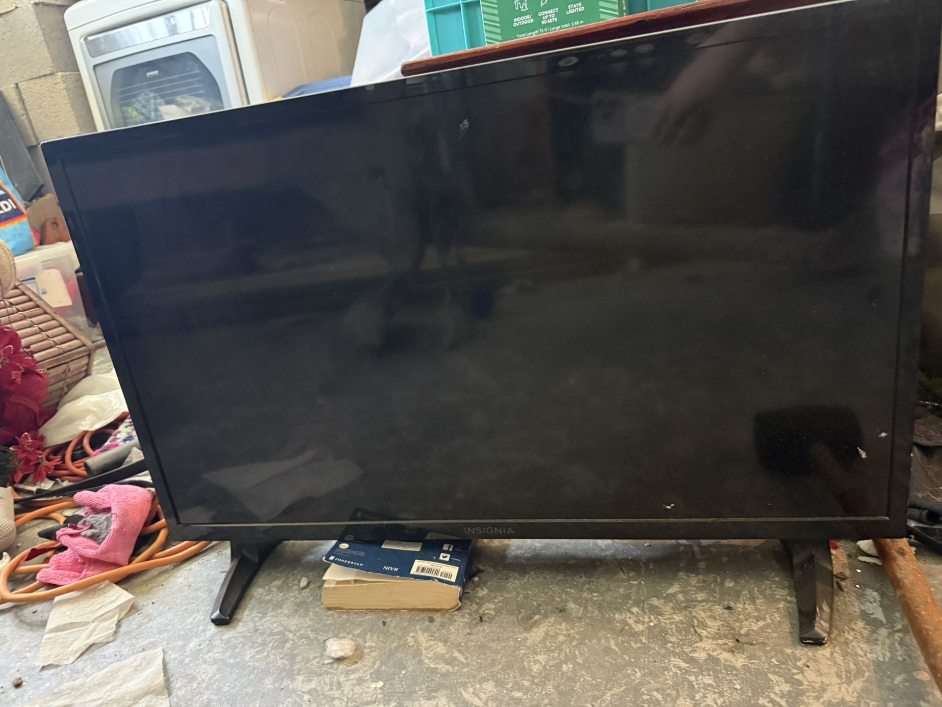 32 inch insignia fire tv with mount