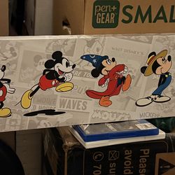 LONG Mickey Canvas