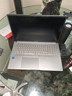 Asus Vivobook.  Int I3