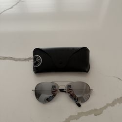Gray Aviators Sunglasses 