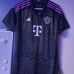 Bayern Munich Away 23/24 Home Jersey Size Xl Women’s 