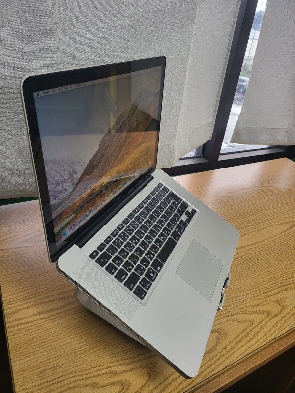 MACBOOK PRO 15 INCH CORE i7 WITH 16G MEMORY (SHOP17)