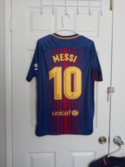 $35 MEDIUM or LARGE MESSI # 10 Barcelona Soccer Jersey 