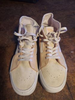 WOMEN'S VANS  PINK & WHITE PLATFORM SHOE SIZE 8