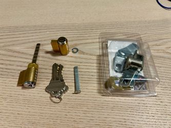 Cylinder lock and mailbox lock components