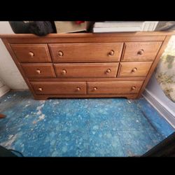 Vaughan Bassett Huntington 7 Drawer Bureau