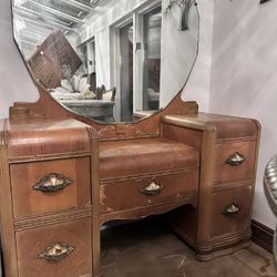  VINTAGE  ART DECO  VANITY