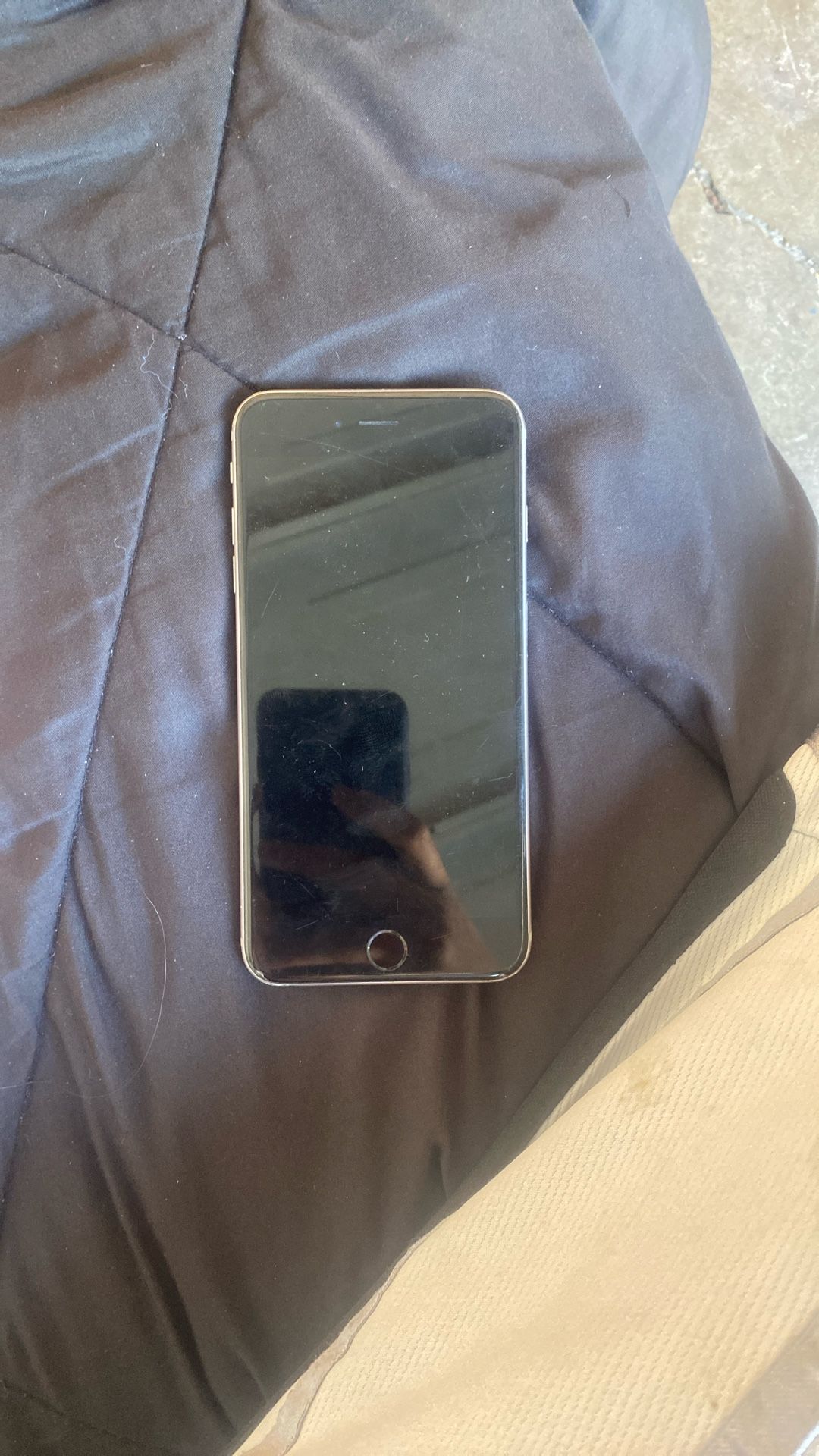iPhone S