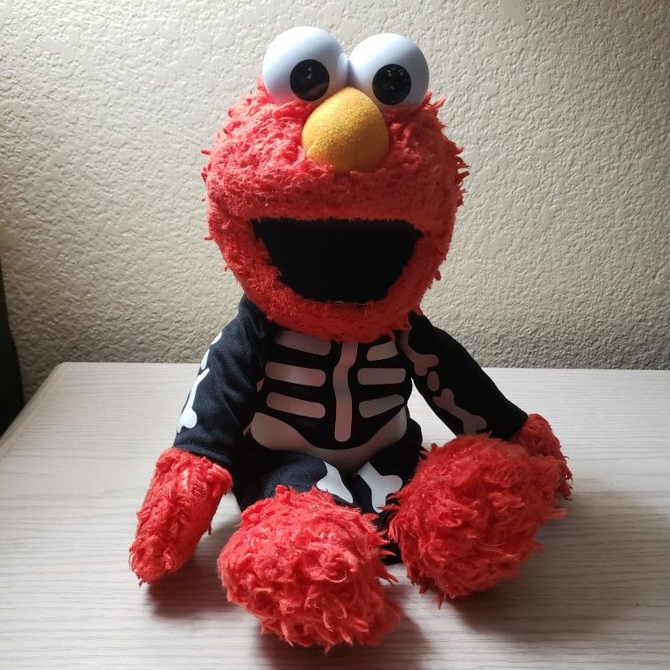 SeaWorld Sesame Street Land Exclusive Glow In Dark Skeleton Elmo Plush