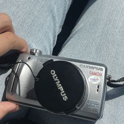 Olympus Camedia C-765 Ultra Zoom 