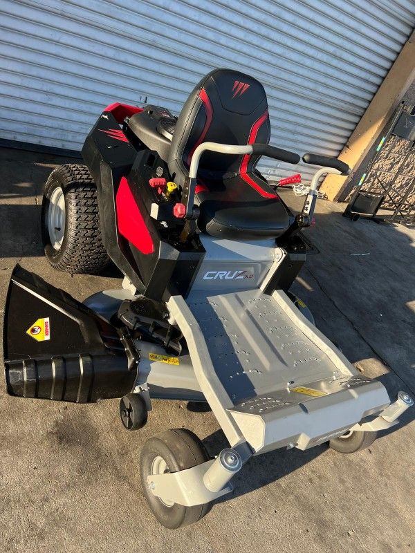 Murray
Cruz XD 50 in. 22.0 HP 724cc EXi2200 Series Briggs and
Stratton Engine Dual Hydrostatic Drive Gas Zero Turn
Mower