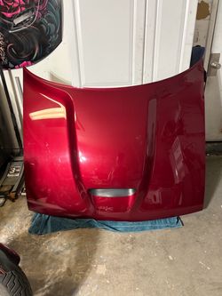 Dodge Challenger R/T hood