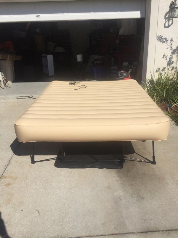 Brand New Queen Concierge Collection Inflatable Ez Bed For In Brand New Queen Concierge Collection Inflatable Ez Bed For In Land O Lakes Fl Offerup
